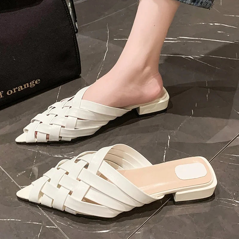 Schicker Slipper mit Webmuster