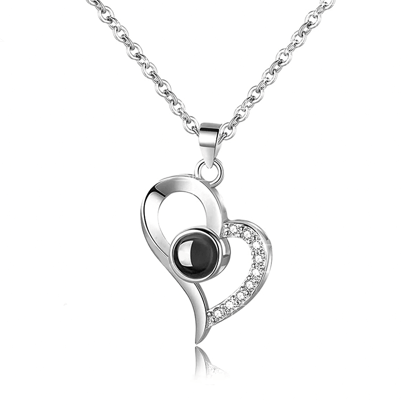 Collar con símbolo de amor