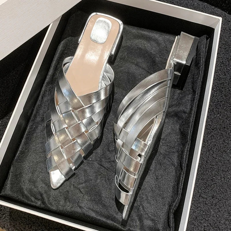 Schicker Slipper mit Webmuster